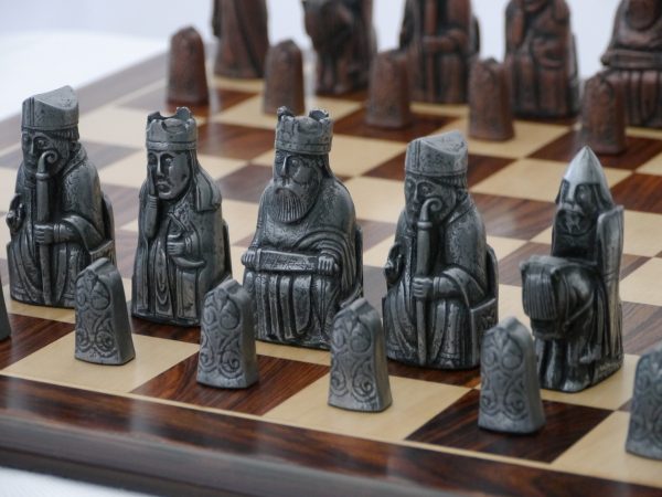 Berkeley Chess Ltd - Isle of Lewis Chess Set - METAL - Image 4