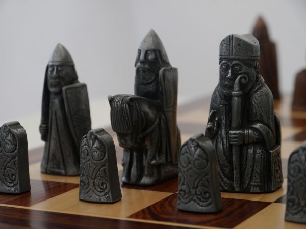 Berkeley Chess Ltd - Isle of Lewis Chess Set - METAL - Image 7