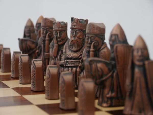 Berkeley Chess Ltd - Isle of Lewis Chess Set - METAL - Image 9