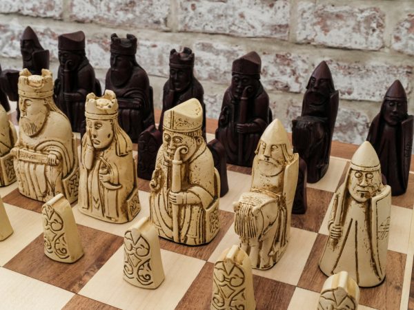 Berkeley Chess - Isle of Lewis Chess - Ivory and Brown - with Case Board - Image 6