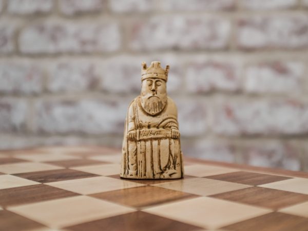 Berkeley Chess - Isle of Lewis Chess - Ivory and Brown - with Case Board - Image 8