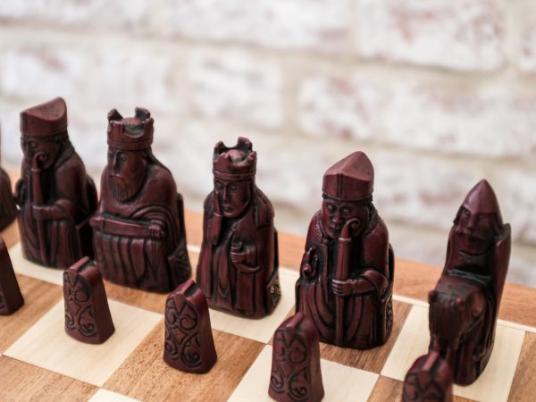 Berkeley Chess - FULL SIZE Isle of Lewis Chess Set - Ivory and Red - with Case Board - Image 2