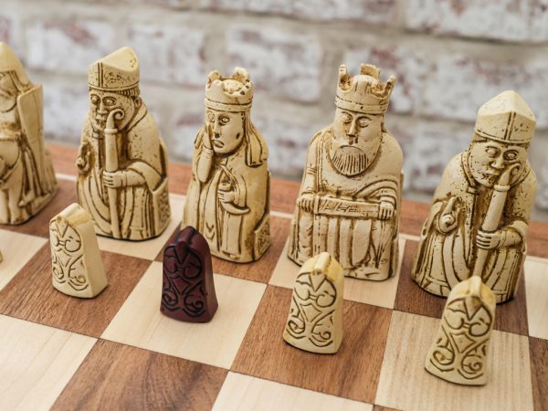 Berkeley Chess - FULL SIZE Isle of Lewis Chess Set - Ivory and Red - with Case Board - Image 9