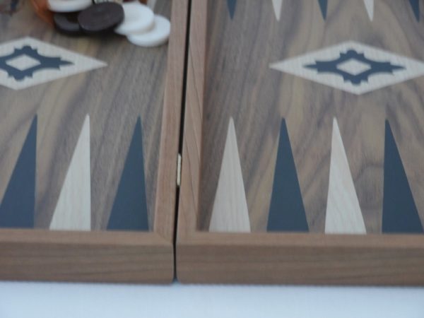 Manopoulos Backgammon - in Walnut with Black and Oak Points - 50cm - Image 6