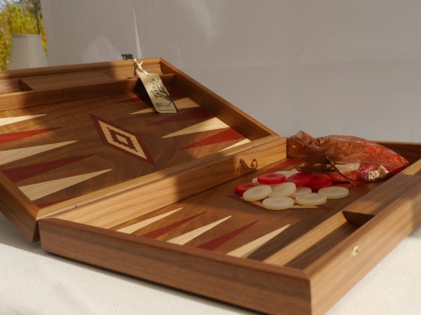 Manopoulos Backgammon - in Walnut with Red and Oak Points - 60cm - Image 3