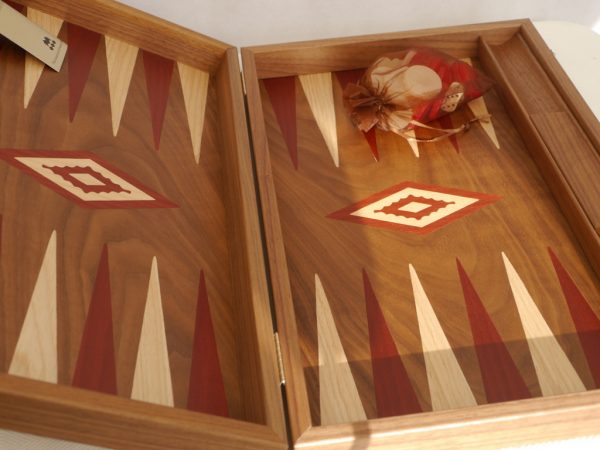 Manopoulos Backgammon - in Walnut with Red and Oak Points - 60cm - Image 7