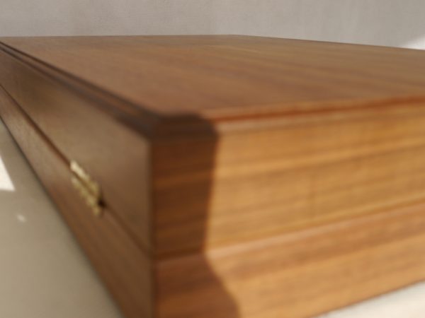Manopoulos Backgammon - in Walnut with Red and Oak Points - 60cm - Image 10