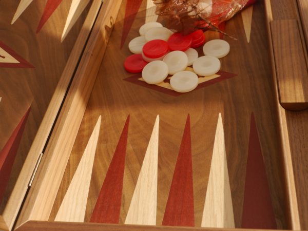 Manopoulos Backgammon - in Walnut with Red and Oak Points - 60cm - Image 11