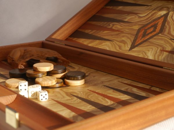 Manopoulos Backgammon - Olive Burl - Wenge and Mahogany Points - 60cm - Image 7