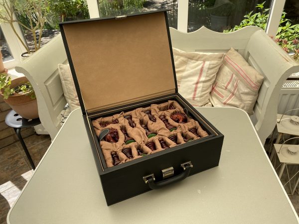Leather Luxury Chess Case - Double Queens up to 4 inch King - Image 11