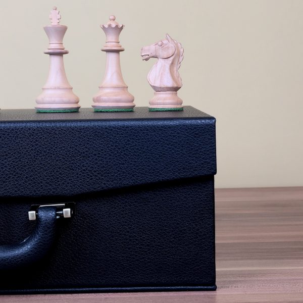 Chess Case in Leather - Double Queens - to 4.75 inch King - Image 5