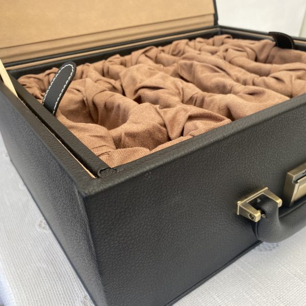 Chess Case in Leather - Double Queens - to 4.75 inch King