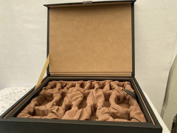 Chess Case in Leather - Double Queens - to 4.75 inch King - Image 3