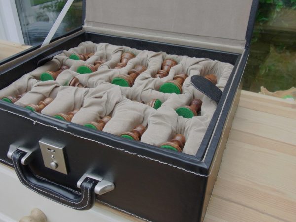 Chess Case in Leather - Double Queens - to 4.75 inch King - Image 2
