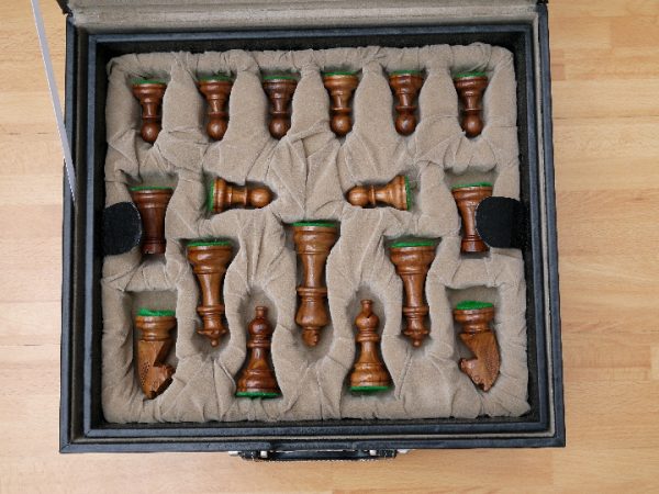 Chess Case in Leather - Double Queens - to 4.75 inch King - Image 3