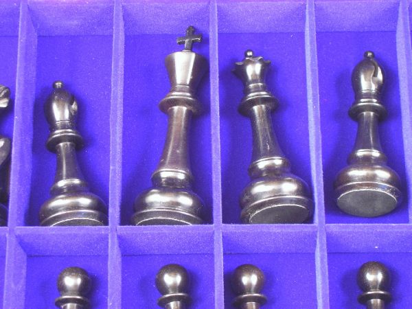Leather Chess Case 20.5 inch x 20.5 inch x 2.5 inch. 3.8 kg. - Image 3