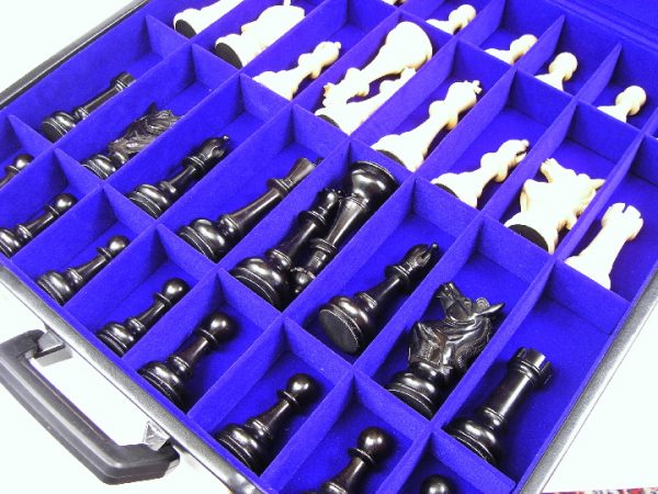 Leather Chess Case 20.5 inch x 20.5 inch x 2.5 inch. 3.8 kg. - Image 5