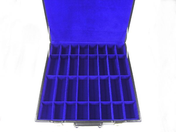 Leather Chess Case 20.5 inch x 20.5 inch x 2.5 inch. 3.8 kg. - Image 7
