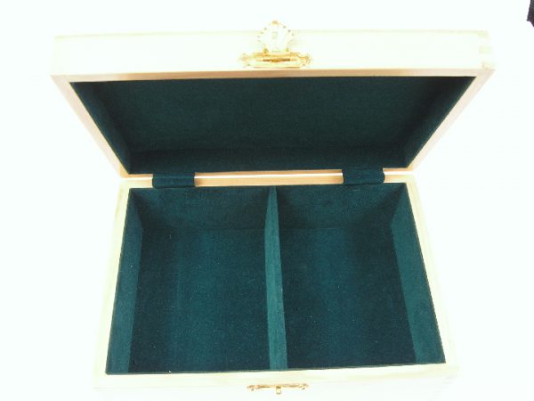 Solid Wood Chess Case 10 x 7 x 4 inches - Image 3