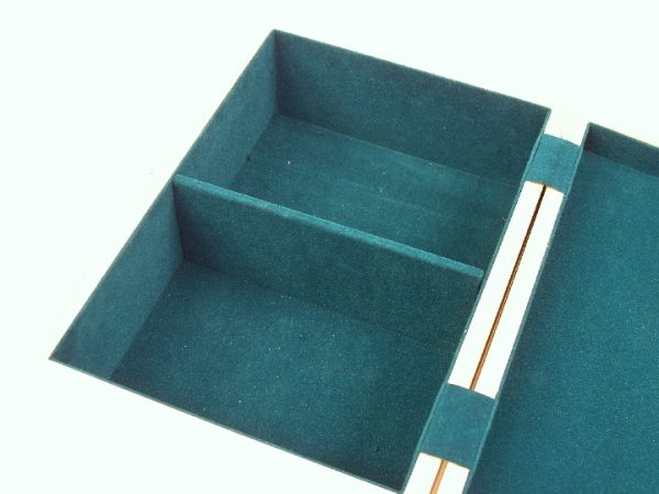 Solid Wood Chess Case 10 x 7 x 4 inches - Image 4