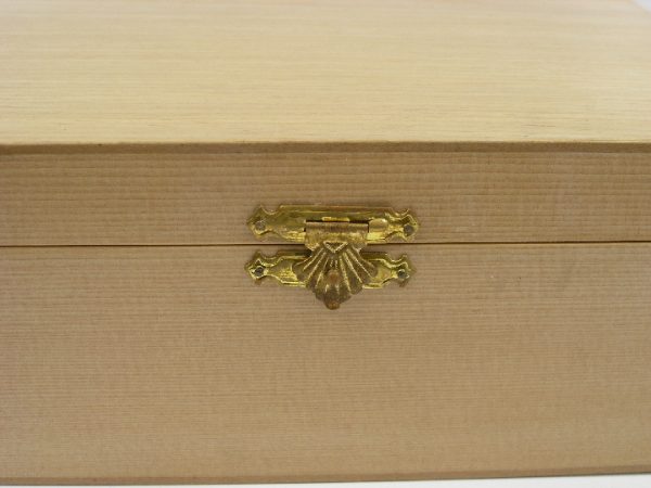 Solid Wood Chess Case 10 x 7 x 4 inches - Image 6