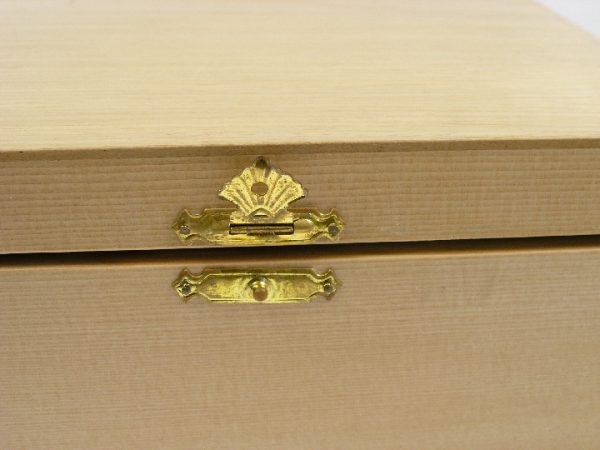 Solid Wood Chess Case 10 x 7 x 4 inches - Image 7