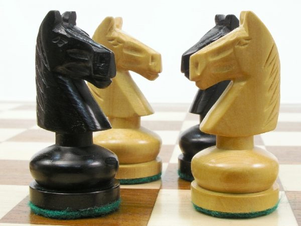 Philippino Black Staunton Chess Set