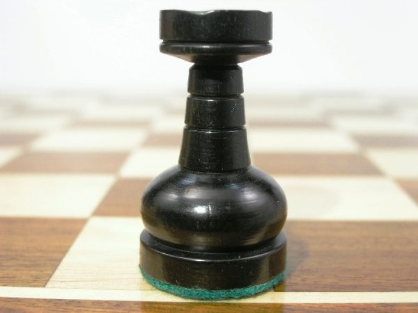 Philippino Black Staunton Chess Set - Image 3
