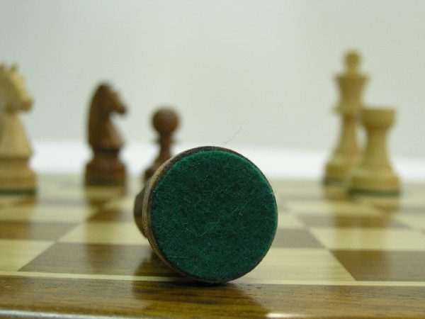 Cute Staunton in Sheesham Chess Set - Image 2