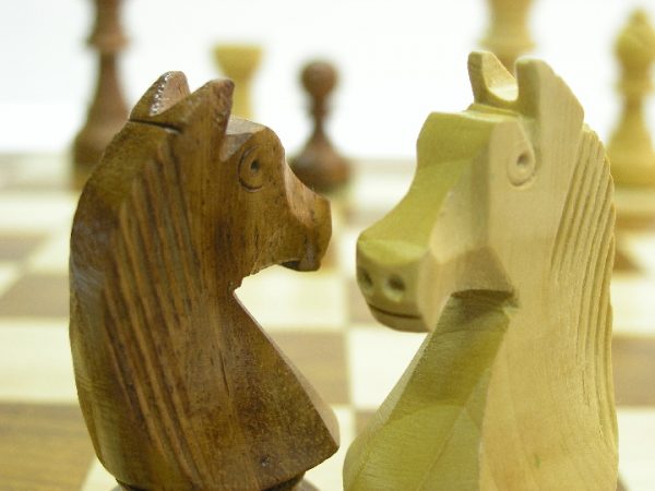 Cute Staunton in Sheesham Chess Set - Image 3