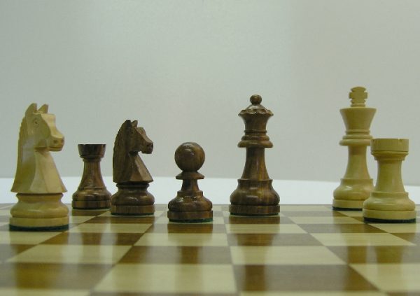 Cute Staunton in Sheesham Chess Set - Image 9