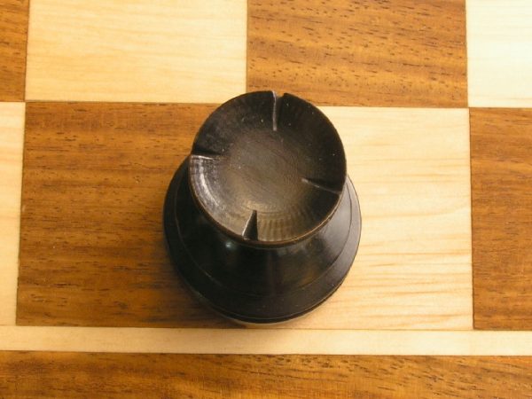 Concave Staunton Ebonised Chess Set - Image 9