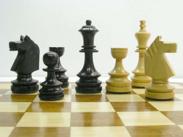 Concave Staunton Ebonised Chess Set - Image 10