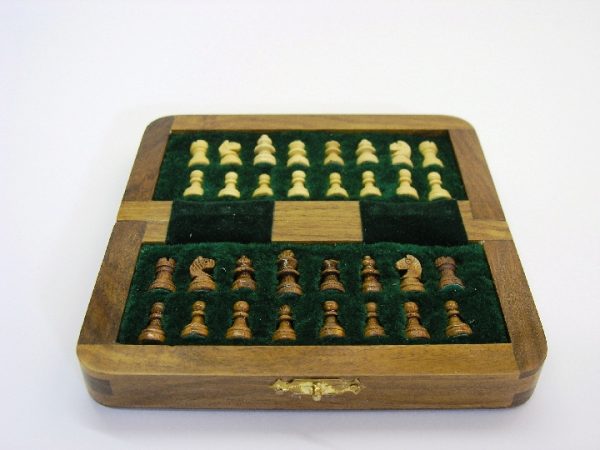 Compact Magnetic Travel Chess Set - Image 6
