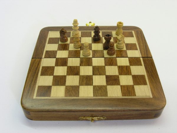Compact Magnetic Travel Chess Set - Image 8