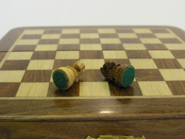 Compact Magnetic Travel Chess Set - Image 10