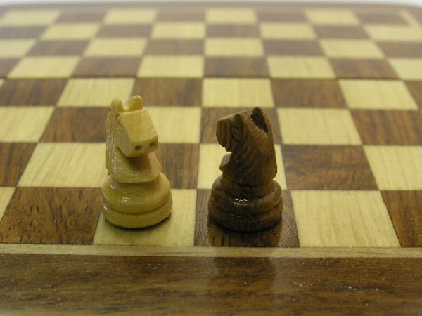 Compact Magnetic Travel Chess Set - Image 11