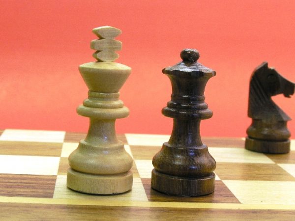 Compact Magnetic Travel Chess Set - Image 5