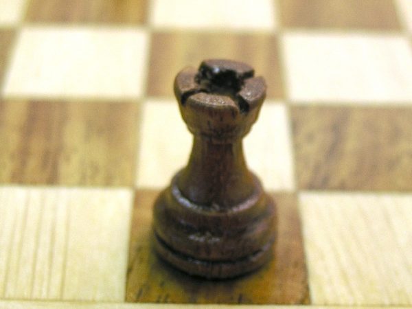 Compact Magnetic Travel Chess Set - Image 10