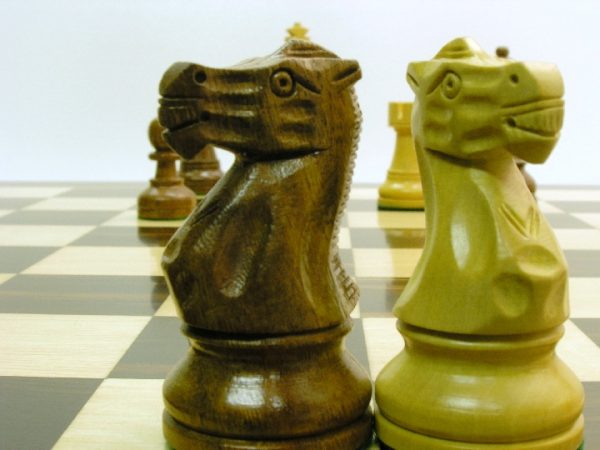 American Staunton with 4in King Chess Set - Image 3