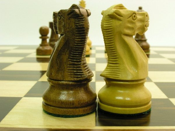 American Staunton with 4in King Chess Set - Image 4