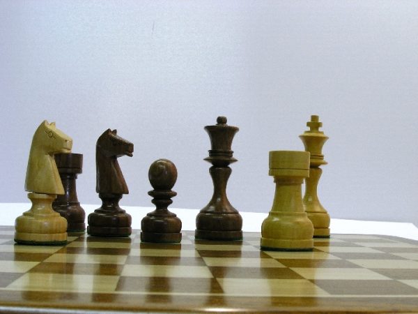 Polish Staunton in Sheesham Wood Chess Pieces - Image 2