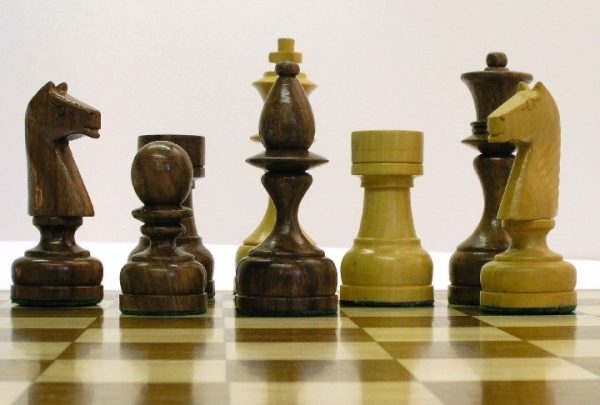 Polish Staunton in Sheesham Wood Chess Pieces