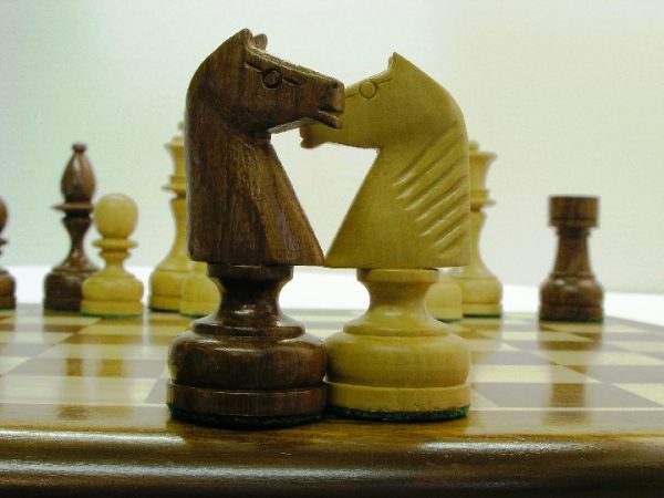 Polish Staunton in Sheesham Wood Chess Pieces - Image 3
