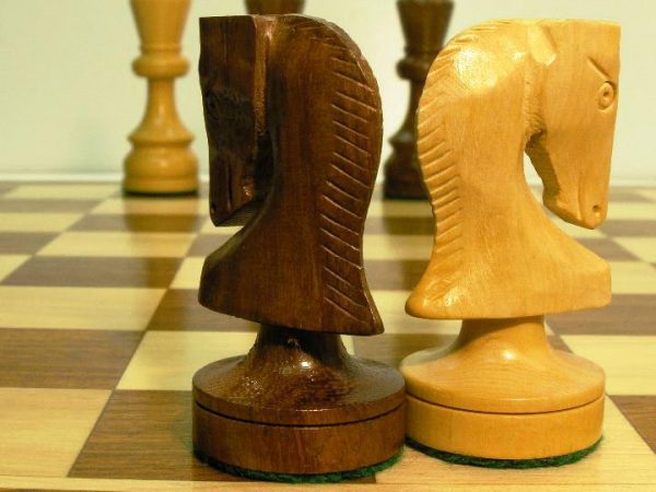 Weighted Russian Classic 3 inch King Chess Pieces - Image 3
