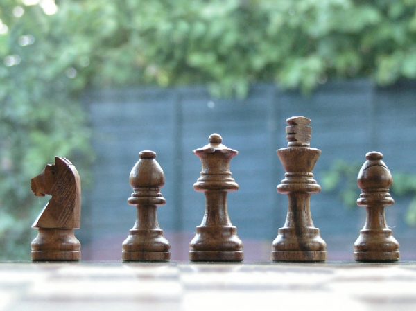 Acacia Combination 12 inch Chess Set - Malaysia - Image 3