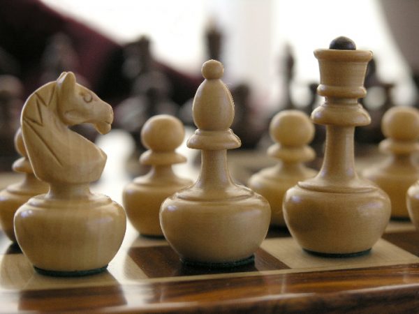 Weebles No Wobble - Compact Combination Chess Set - Image 6