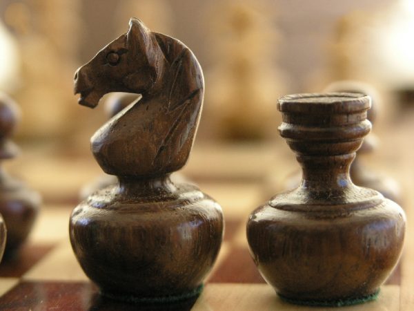 Weebles No Wobble - Compact Combination Chess Set - Image 7