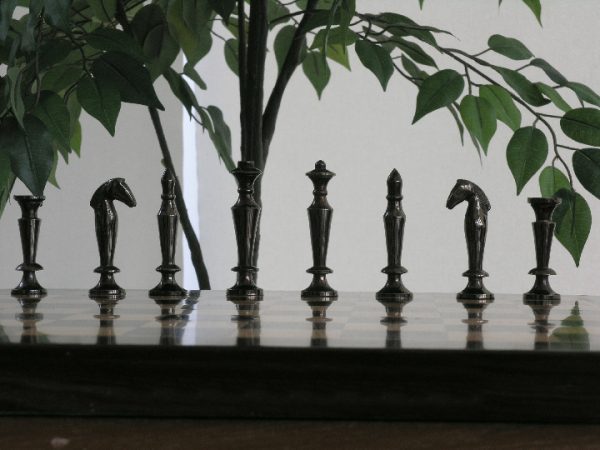 The Cobra Brass and Steel Chess Pieces - Image 4