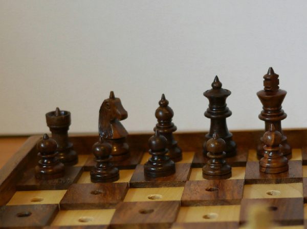 10 inch Chess and Draughts Set for the Blind - Image 4